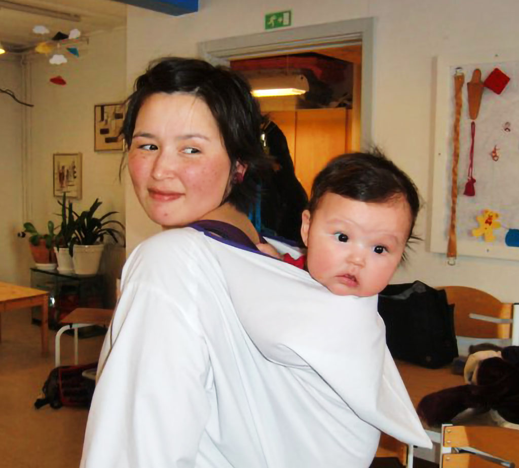 Niviaq Lennert Kleist and her daughter Tullerunnaq Andreassen